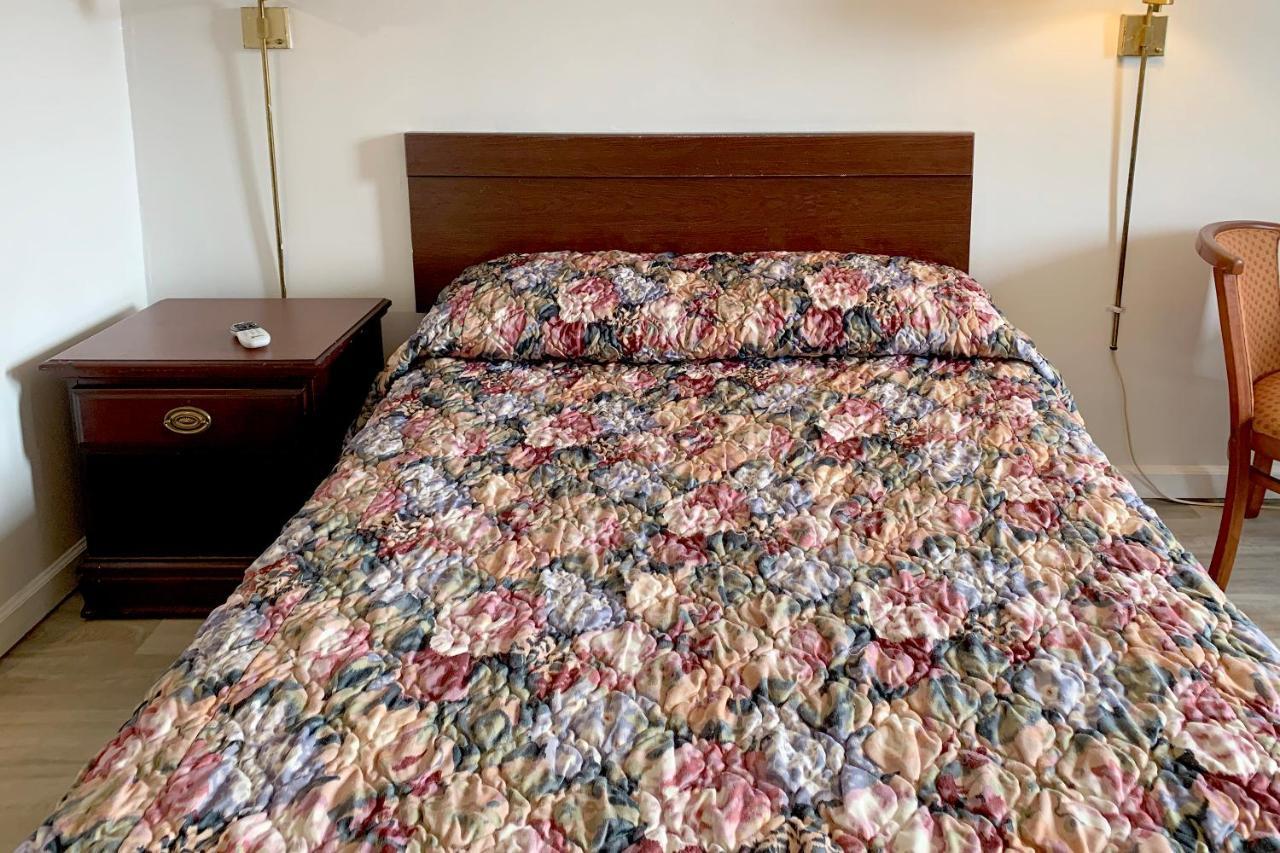 Hotel Portsmouth Oh ภายนอก รูปภาพ